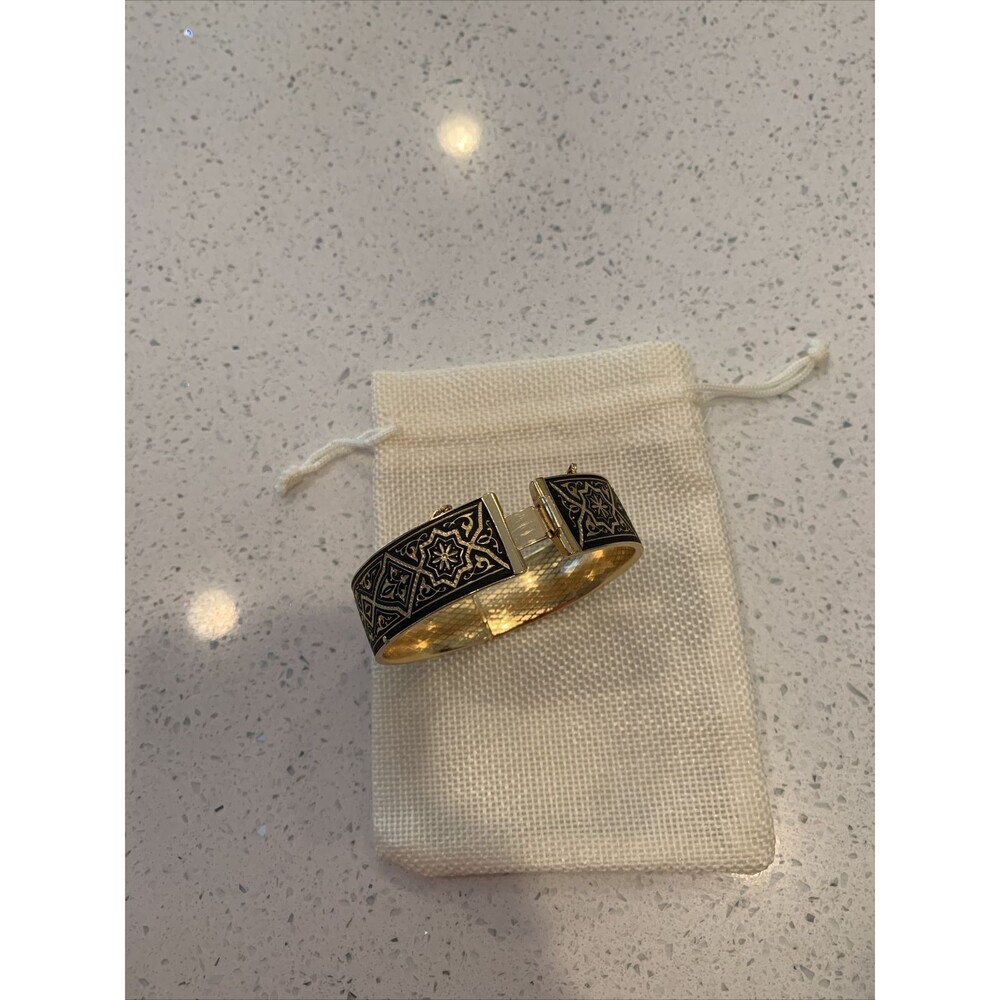 Victorian Gold Shell Bracelet Hinged Engraved Antique